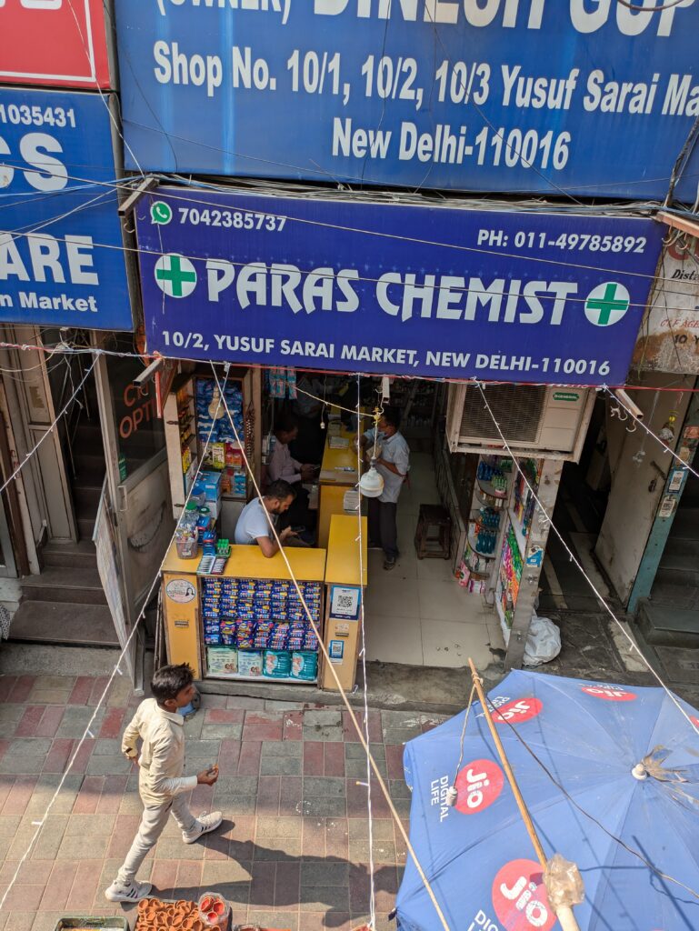インドには個人商店が多い